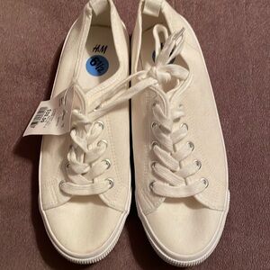 H&M white canvas shoes size 6.5 NWT